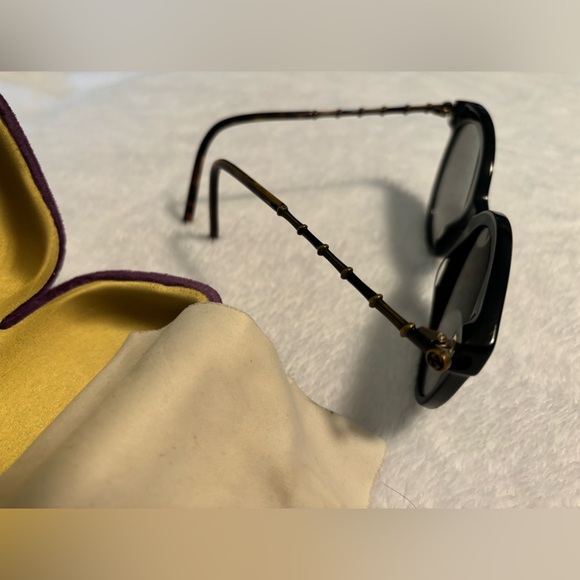 Gucci 🕶️ sale - Picture 6 of 9